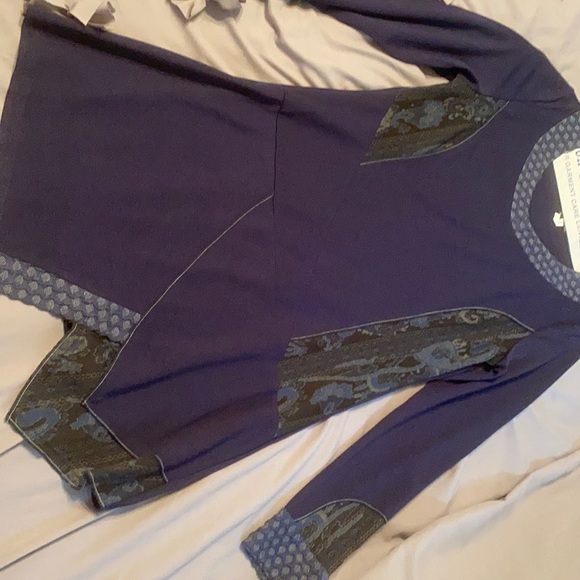 Long sleeved dress - Picture 1 of 2